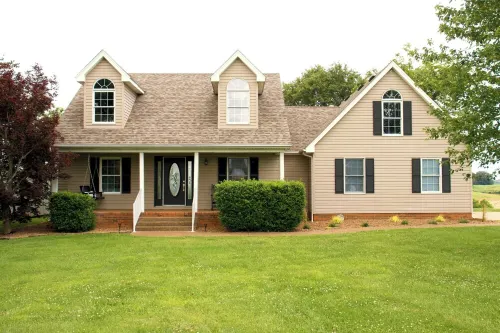 Peaceful - View - Close to Owensboro - Modern Farmhouse