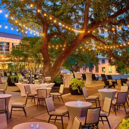 Downright Austin, A Renaissance Hotel