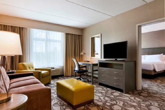 萊諾克斯皮茨菲爾德希爾頓花園酒店