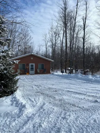 Your Base Camp to Tuscobia Tr! Private Cottage and Access to Trails! Dogs!