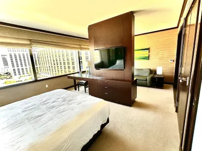Vdara Resort -Junior Luxury Suite on the Strip - Free Parking & No Resort Fees