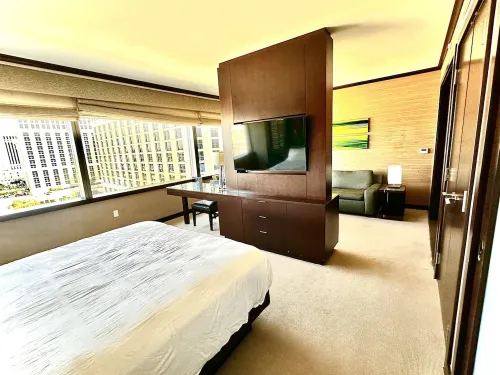 Vdara Resort -Junior Luxury Suite on the Strip - Free Parking & No Resort Fees