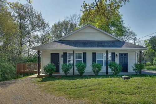 Clean and Stylishly Decorated 마샬 카운티 호텔