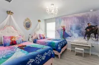 Ultimate Getaway with Privacy, Stunning Views and All the Best Amenities