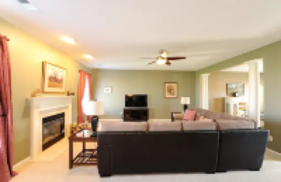 4 bedroom house close to the Horse Park