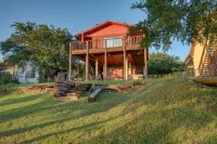 Lakefront Getaway with Stunning Sunset Views