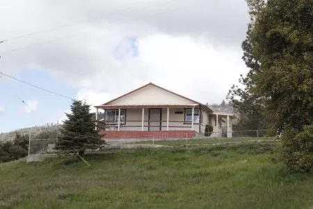 Cabin Near Sequoia & Kings Canyon National Parks