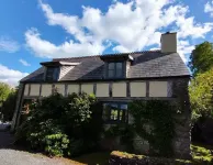 Luxurious Cottage with Lovely Views in Rural Location