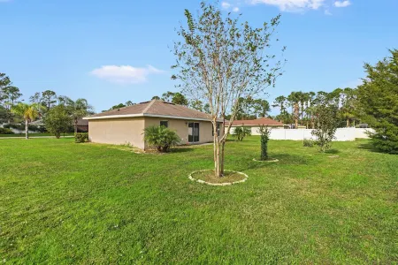 Cozy, Coastal Haven in Palm Coast