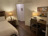 Yosemite Inn at Pine Mountain Lake, Groveland. Gateway to Yosemite National Park