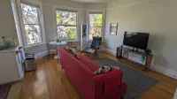 Sunny 1BR in Gorgeous Berkeley Victorian