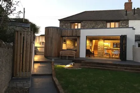 Luxury Character Cottage, less than 5 mins walk to the North Cornwall Coast