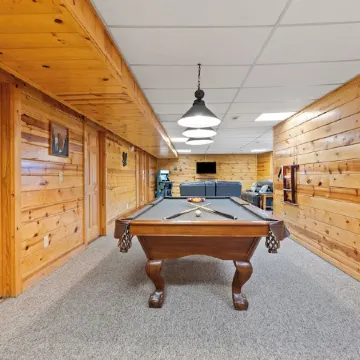 Amazing Grace Cabin at Red River Gorge / Sleeps 12 / Hot Tub / Pool Table