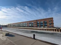 NEWLY UPDATED LIFE ON THE BAY-GET-AWAY SLEEPS 4
