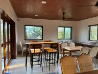 Vanah Villa And Resort Hotels in Atvan