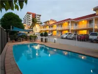 Harbour Sails Motor Inn - Swimmingpools