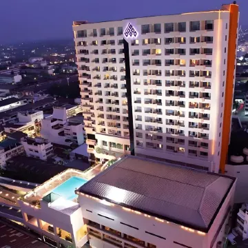 Charoen Thani Hotel, Khon Kaen Отели рядом с достопримечательностью «Туек Ком»