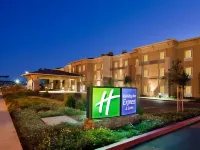 Holiday Inn Express & Suites Napa Valley-American Canyon Hotels in 