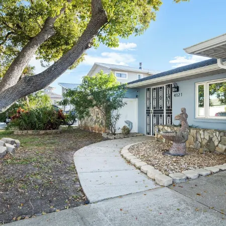 Oasis on the Gulf, screened pool, sunset, kayaks!