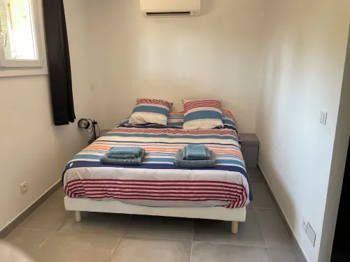 Studio Avec Piscine Hotels in Orgon