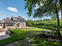 The Baiting House Hotels in Worcester