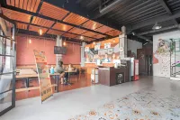 RedDoorz Plus @ Doorman Guest House