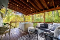 Resort Retreat: Sauna, Hot Tub, Pool table + more!