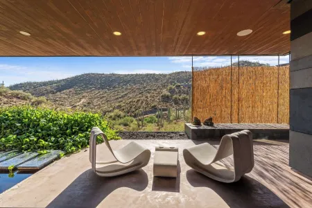 Desert Zen Retreat  Hot Tub • Sauna • Gym Отели в г. Кейв Крик