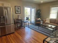 Thompson House #3-Overlooking City Park. Walk to Campus, Aggieville & Downtown