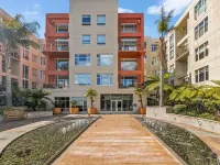 Cozy 1-bedroom condo in fantastic Emeryville with fitness room, WiFi Hotels near Emeryville Amtrak Station