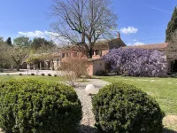 Mas d'Auseu Hotels near Synagogue de Cavaillon