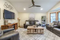 Cheerful, Comfortable and Convenient 3 Bedroom Home