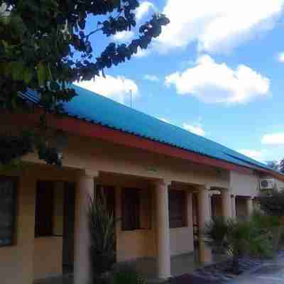 Pacific Conqueror Self Catering Units Hotel Exterior