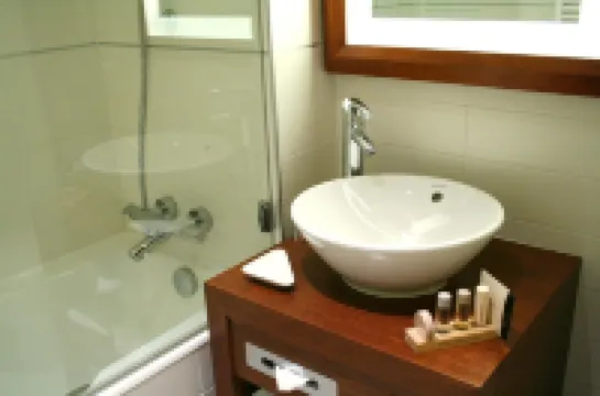 Westside Arc de Triomphe Hotel