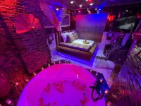 Priamos Hotel Erato Hotel in zona to Treno sto Rouf railway carriage theater