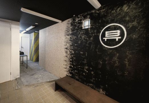 벤치 호스텔의 깔끔한 공용 샤워실