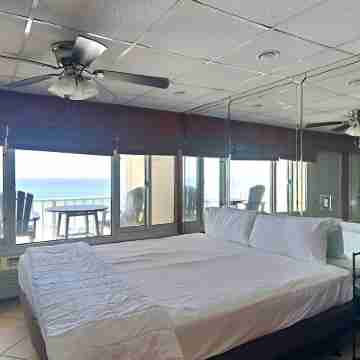 Continental Condominiums by Resort Collection Rooms