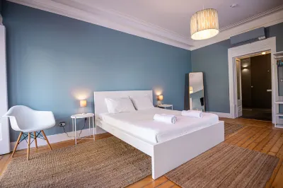 Vago Alcântara Suites Hotels near 25th of April Bridge