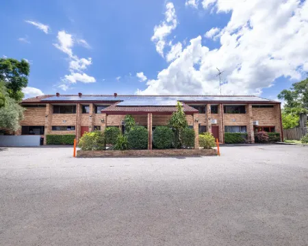 Windsor Riverview Inn ウィンザーのホテル