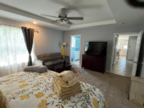 Lakefront, Private Dock on Cove Near HaHa Tonka, Ballparks National Park, Kayaks 沃倫酒店