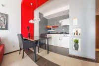Apartamenty Sun & Snow Lisi Jar - Sezonowy Basen, Blisko plaży, Sauna فنادق في Jastrzebia Gora