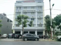 Lake Side Hotel Lao CAI - by Bay Luxury Hotels near Hoa lu