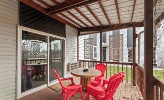 Iron Ridge Inn Motel