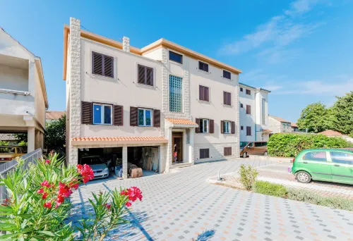 Apartment Karlo - Homestays