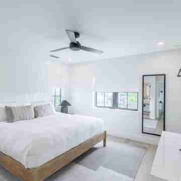 Brand New Catchlight House With Private Pool Rooms