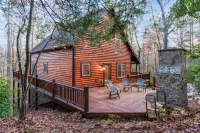 Iron Mountain Lodge 3 Bedroom Cabin by RedAwning