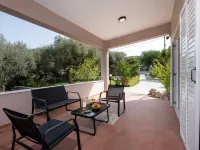 Green Hill Family Villa