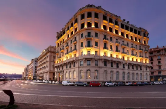 Eurostars Hotel Excelsior Отели в г. Неаполь