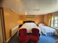 Manor Farm Bed & Breakfast Hotels in Castle Combe