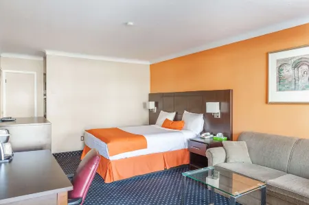 Knights Inn North Bay Отели рядом с достопримечательностью «Университет Ниписсинг»